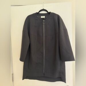 AKRIS Punto Black Wool Blend Jacket. Double zipper. Longer in back. Designer